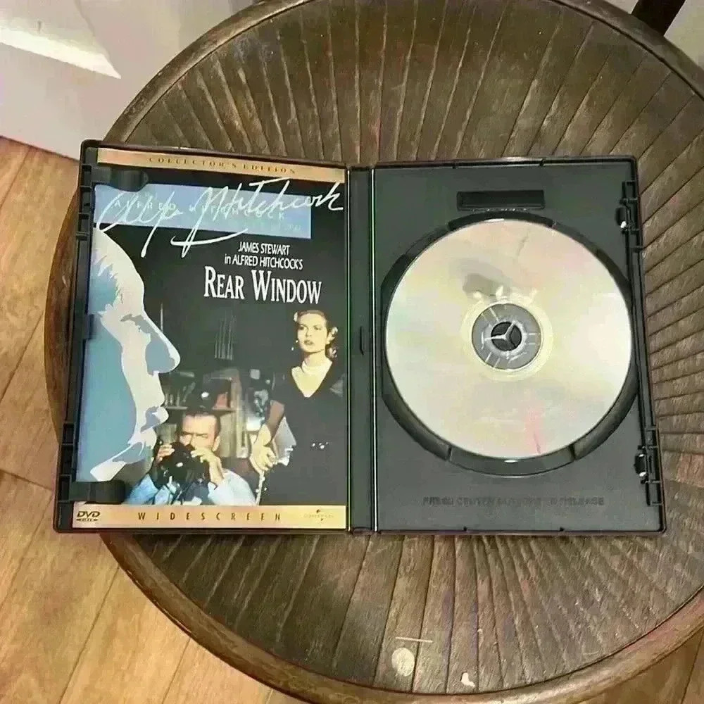 Rear Window DVD - Picture 3 of 3